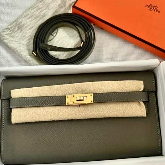 SOLD! Hermes Kelly To Go, Unused. Full set. Gris Meyer Gold Hardware. - Picture 3 of 12